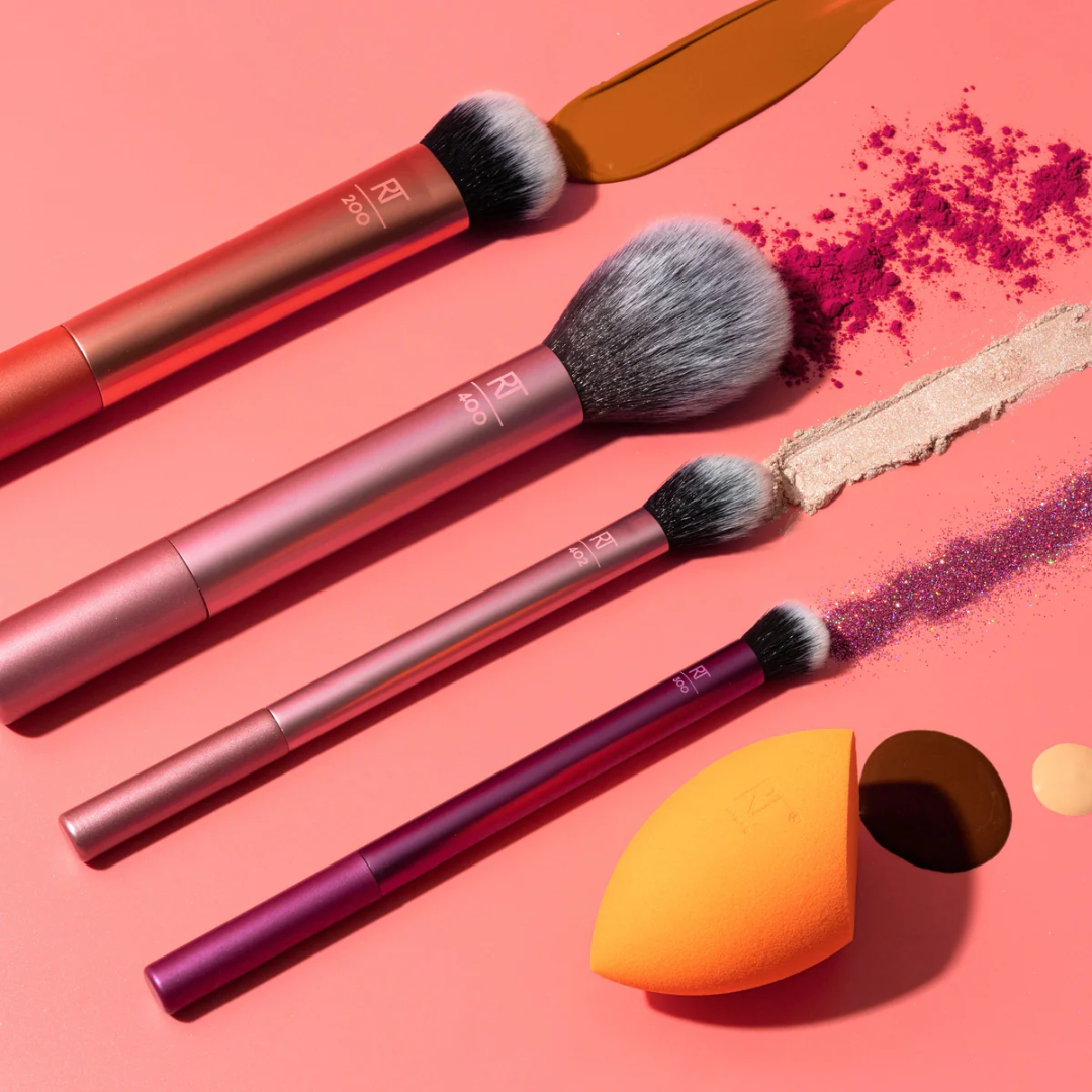 Real Techniques Everyday Essentials Makeup Brush Set with Miracle Complexion Sponge