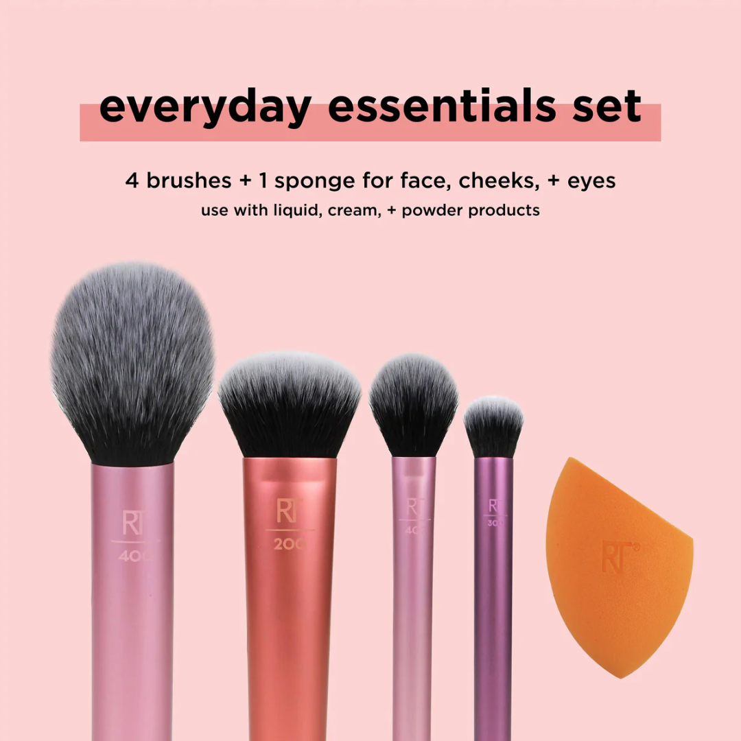 Real Techniques Everyday Essentials Makeup Brush Set with Miracle Complexion Sponge